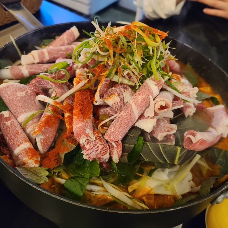  차돌떡볶이가 끝장나는집 (천안 신부동 밀실떡볶이)