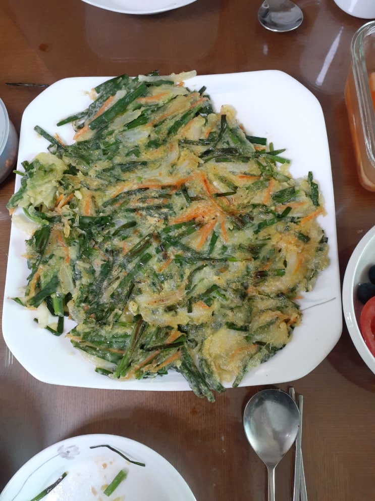  부추부침개,짜파게티,시금치무침,당귀나물