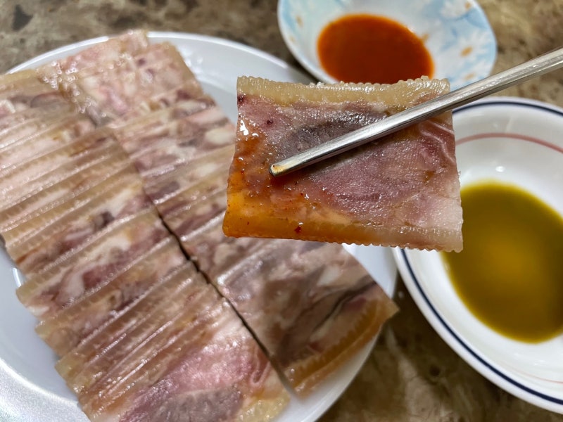 편육 뽕나무 육수에 삶아 쫄깃하고 담백한 뽕의도리