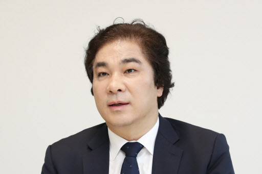 "이대로면 3년 뒤 삼성전자도 위기…10만 반도체 인재 키운다" "이대로면 3년 뒤 삼성전자도 위기…10만 반도체 인재 키운다"