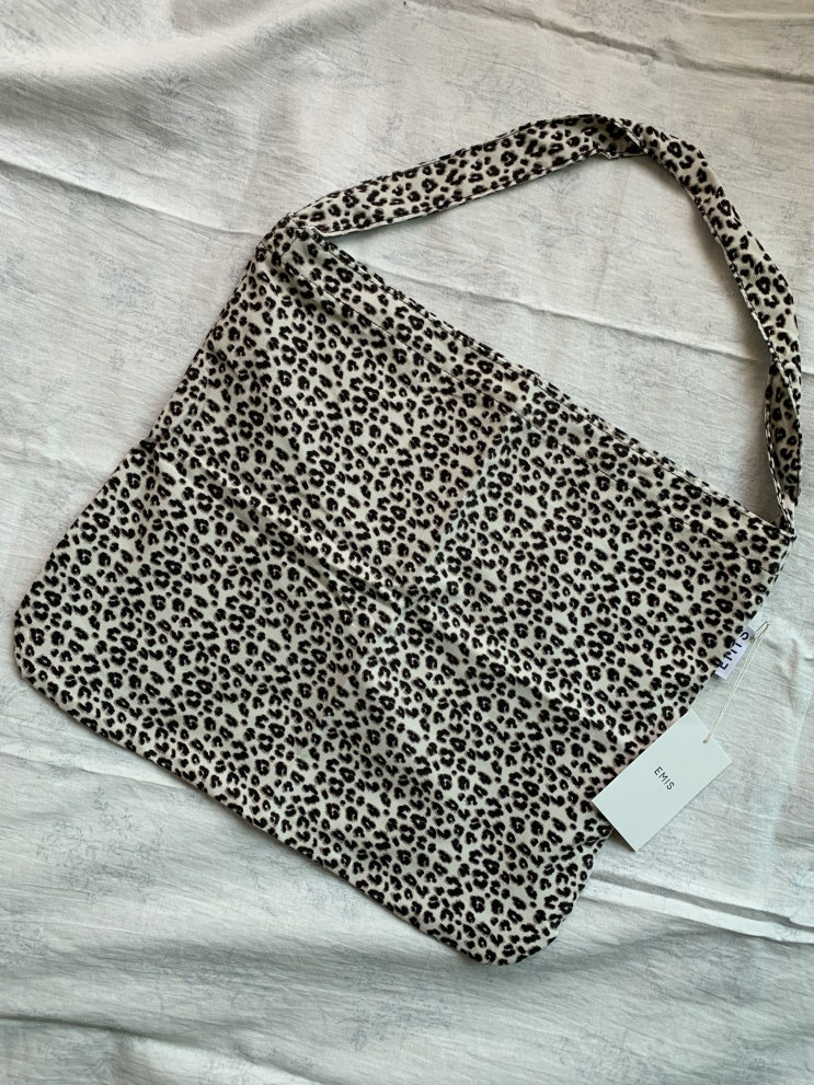 emis :: 이미스 에코백 크림 레오파드 에코백(cream leopard eco bag)+착용샷, 할인