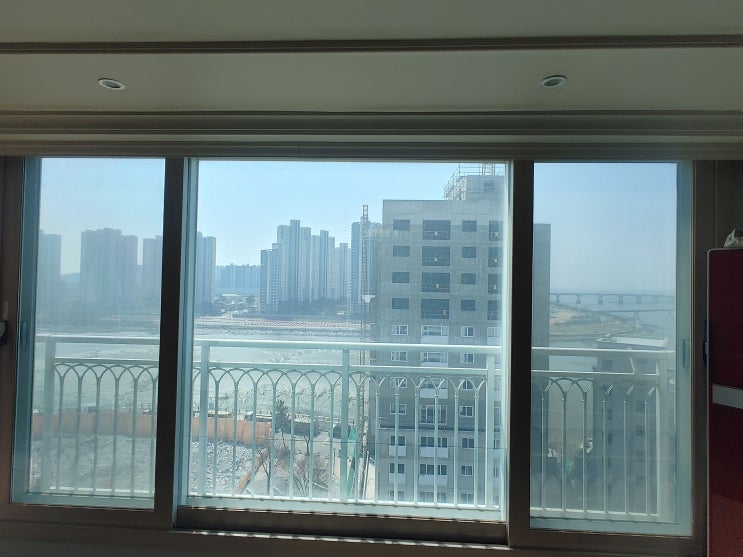  시흥아파트썬팅 장곡동 배곧동 정왕동 아파트 거실창문 열차단썬팅 자외선차단썬팅 저층아파트 시선차단썬팅 시공