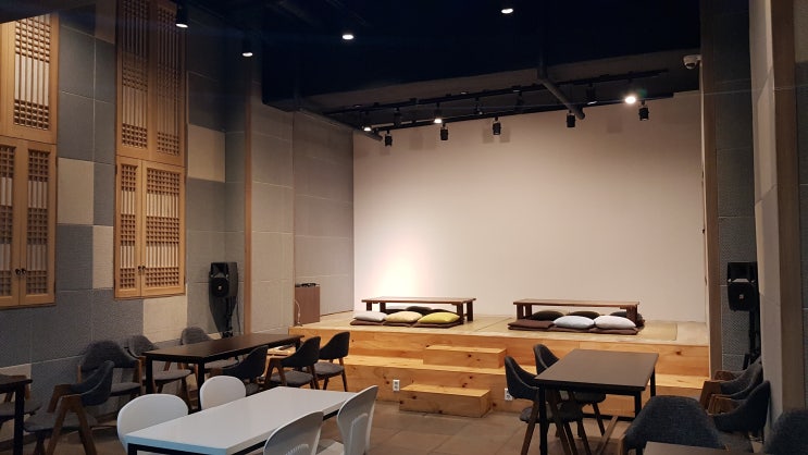  공덕역 애오개역 서울역 사이 작업하기 좋은 넓은 카페 카페글렌 공덕점 (안에 공연장도 있음)