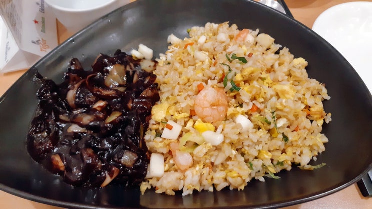 서울시청 중국집 만복림에서 볶음밥 곱빼기로 배를 채우다. 서울시청 중국집 만복림에서 볶음밥 곱빼기로 배를 채우다.