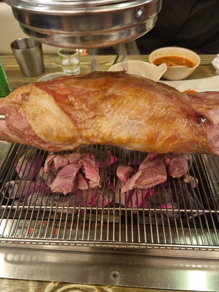 장안동 양고기 항방양육관에서 양다리구이 입문