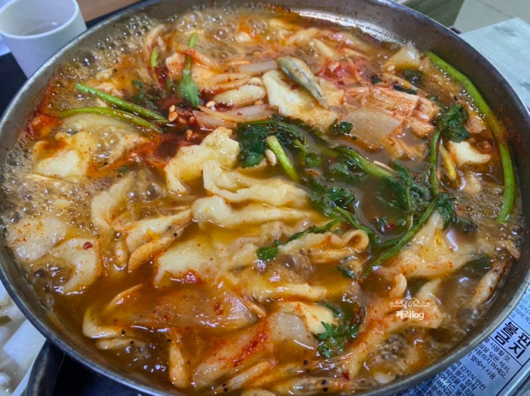  어천저수지 맛집 '쌍둥이식당' 맛있는 민물새우매운탕