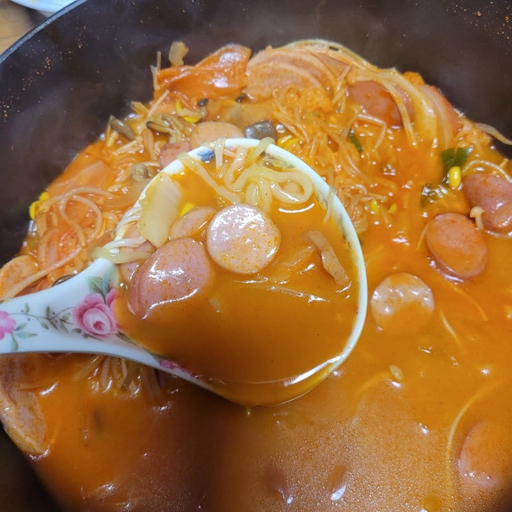  9900원 담꾹, 땅스부대찌개 맛비교