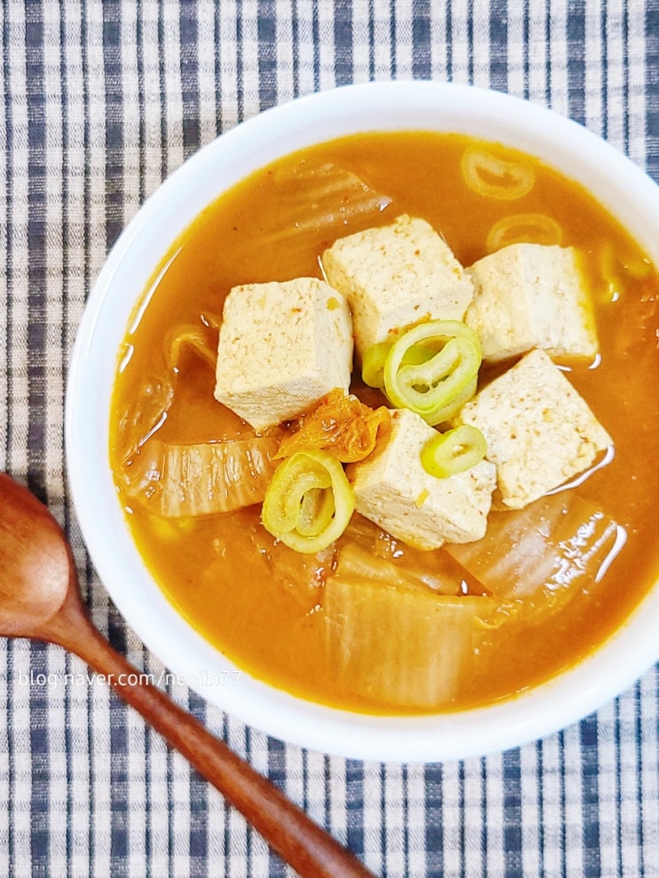 간단 두부 김치국 끓이는법 익은김치 두부 개운한 국요리 확실히 해결