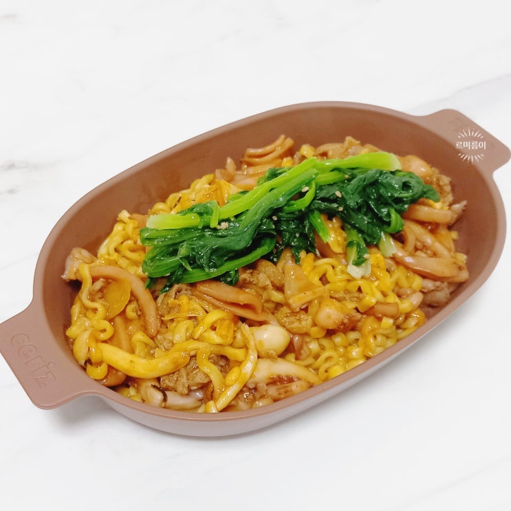  팔도 틈새라면 볶음면 덜 맵게 맛있게 먹는 방법