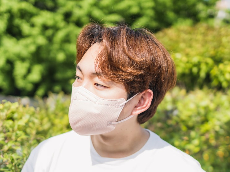  봄여름의 산뜻한 무드를 담은, 핑크 & 베이지색 참존 마스크 컬러 비교