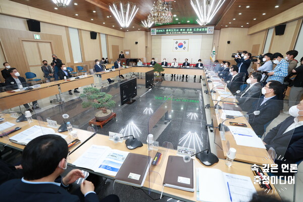  "현안 공약 반영해달라" 충북도, 여야 도지사 후보에 요청