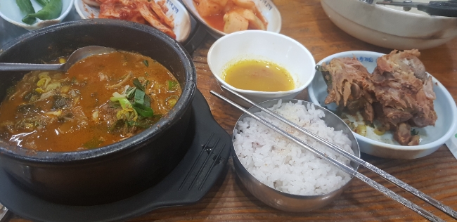 안양아이에스비즈타워 인근 맛집 비산동 고인물 음식점 본가 청기와 뼈감자탕 뼈해장국 방문기 안양아이에스비즈타워 인근 맛집 비산동 고인물 음식점 본가 청기와 뼈감자탕 뼈해장국 방문기