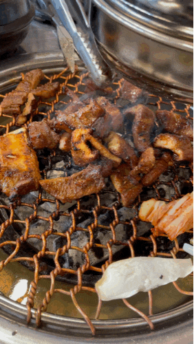  홍대 고기 맛집 - 홍익 숯불갈비소금구이 (부드러운 돼지갈비)