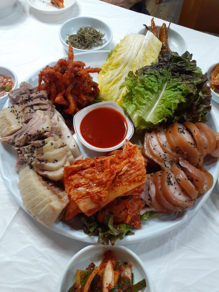  모둠보쌈,닭다리찜,제초작업,오이무침,화상