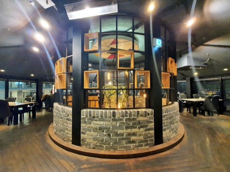 공간이야기, 청주 360도 회전 파브리카 레스토랑 & 수암골 야경 구경하다