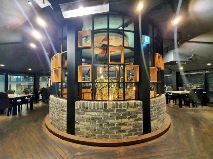  공간이야기, 청주 360도 회전 파브리카 레스토랑 & 수암골 야경 구경하다