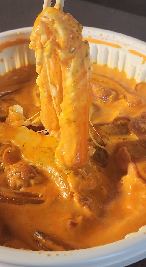 춘천 및 전국 맛집 1분 리뷰영상 ! '배떡 로제떡볶이', '사창리순대국'