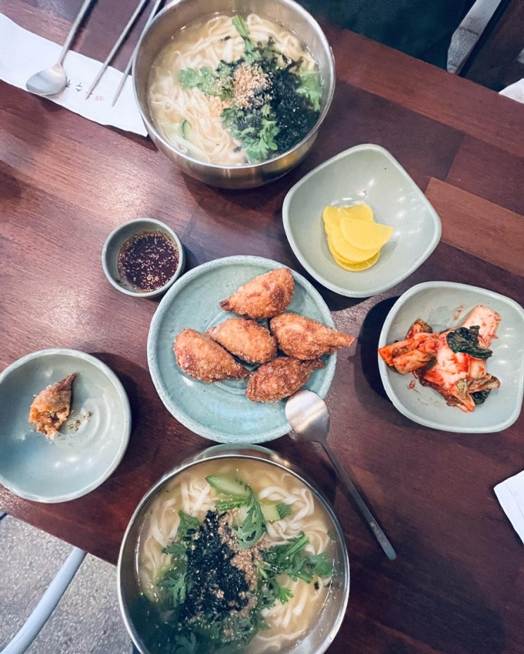  밀꽃 국수정원