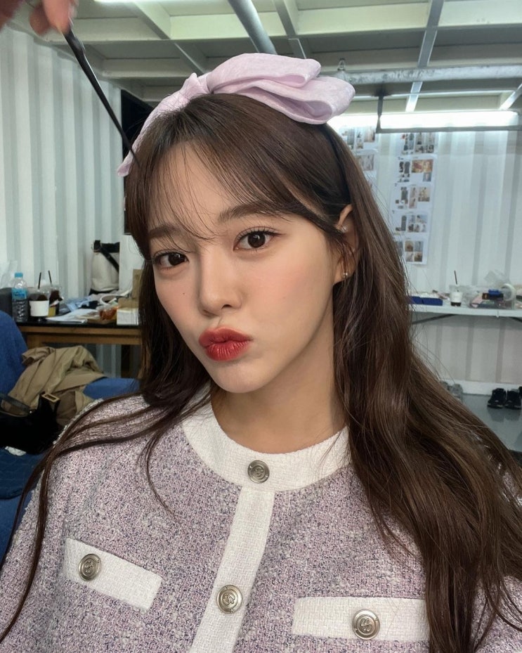 걸그룹 구구단 출신 가수 겸 배우 김세정, 입술 쭉 내밀고 다양한 표정으로 미모 뽐내 걸그룹 구구단 출신 가수 겸 배우 김세정, 입술 쭉 내밀고 다양한 표정으로 미모 뽐내