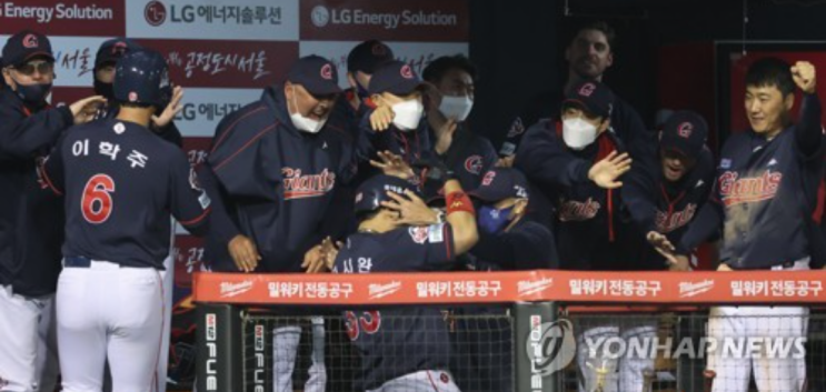 석<b>점포</b>·SSG, 연장 12회 <b>오태곤</b> 굿바이 안타로 대<b>역전</b>극... 