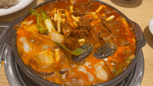  압구정 갈비찜 갈비다움 ( 매운쭈복갈비찜 )