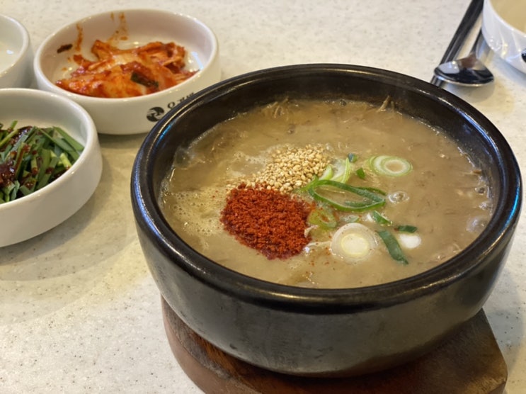  신사 가로수길 가벼운 식사와 제주전통주를 맛 볼 수 있는 제주음식전문점 오라방
