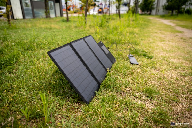 ANKER 파워솔라 캠핑용 태양광충전기 리뷰 이제는 태양광도 휴대용이다!