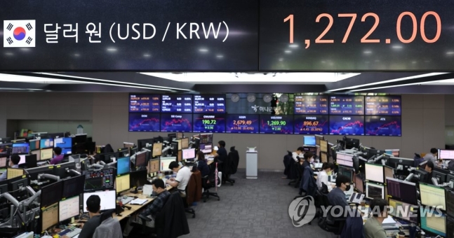 외인·기관 매수에 코스피 1%대 상승 마감…2,690대 안착