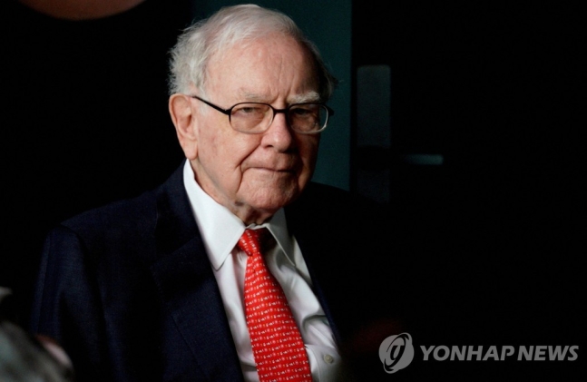 버핏 "주식시장 '도박장' 돼…투자대상 찾는 덴 도움" 버핏 "주식시장 '도박장' 돼…투자대상 찾는 덴 도움"