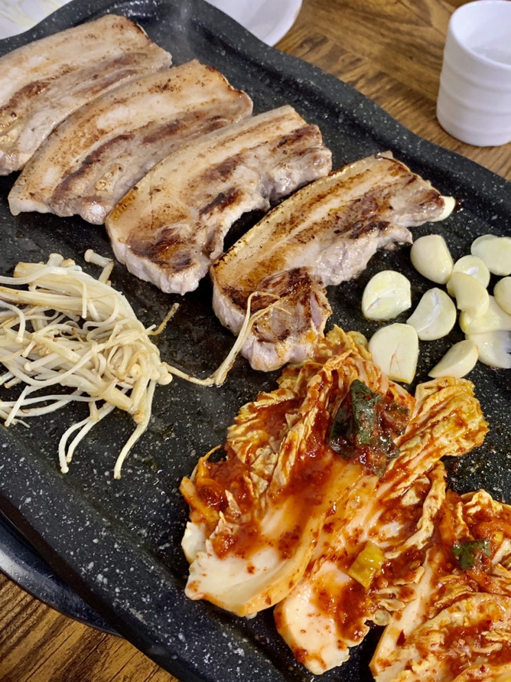  [내돈내먹] 서귀포맛집 / 한라흑돼지, 김치가 대박인 현지인 찐 맛집