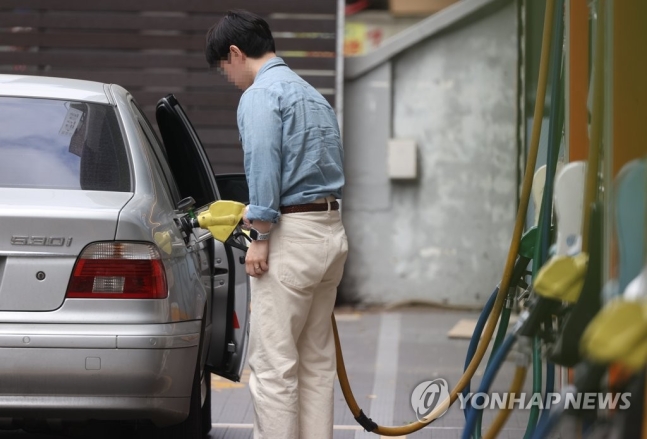 오늘부터 유류세 30% 인하…휘발유 83원·경유 58원↓ 오늘부터 유류세 30% 인하…휘발유 83원·경유 58원↓