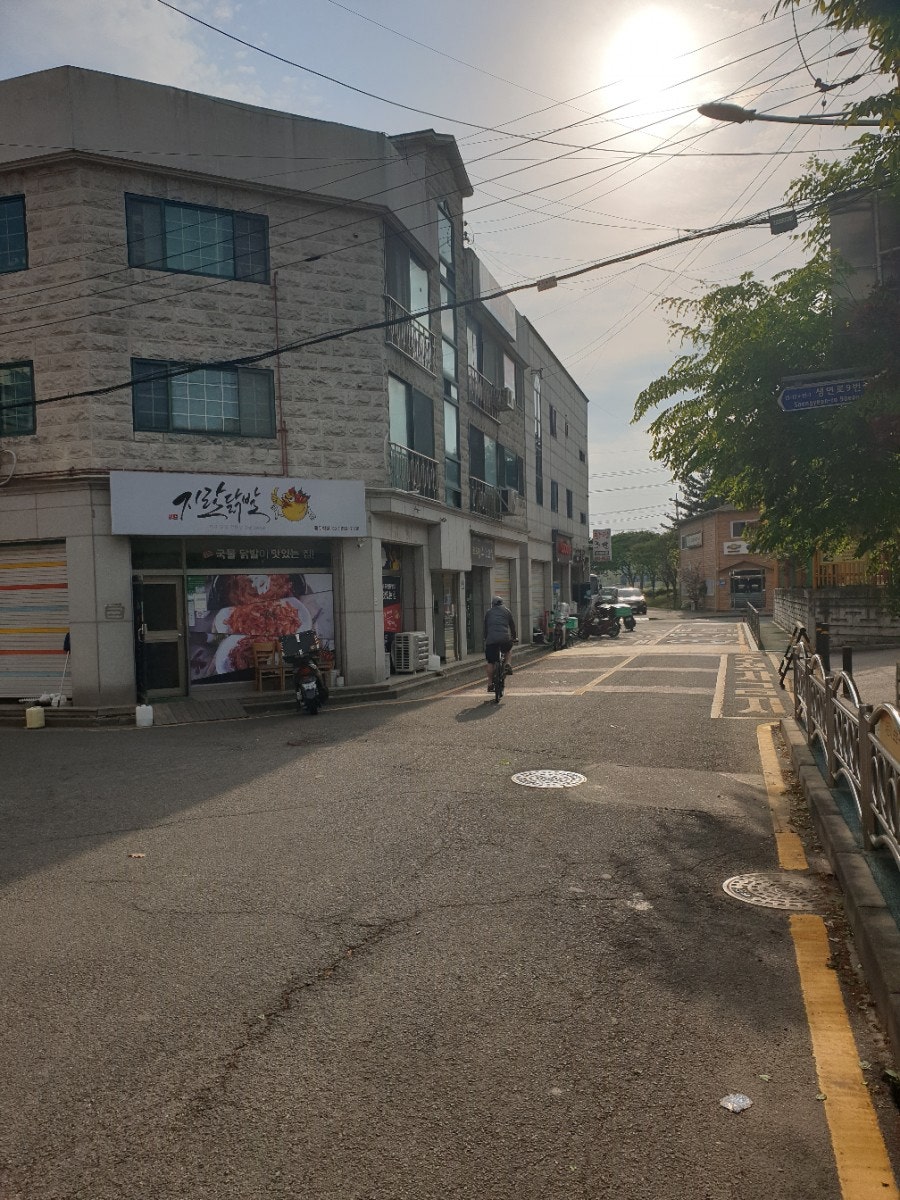 굽네치킨 지행1호점 사진 4