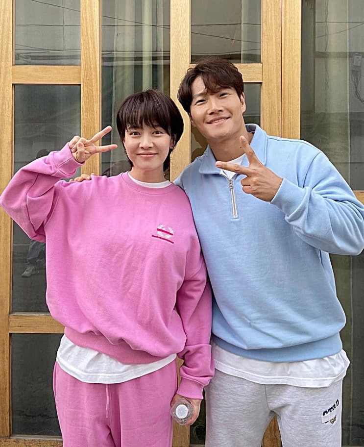김종국송지효, 심상치 않은 분위기 두 사람 오랫동안 지켜본 동료 연예인 결혼설 불 지펴 김종국송지효, 심상치 않은 분위기 두 사람 오랫동안 지켜본 동료 연예인 결혼설 불 지펴