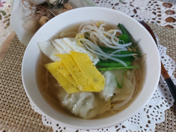 완당 물만두로 만드는 완당 완탕 맑은 만둣국 완당 물만두로 만드는 완당 완탕 맑은 만둣국