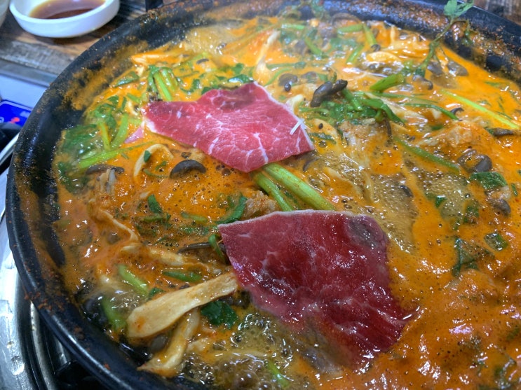  까치산 샤브샤브 미가버섯매운탕 칼국수