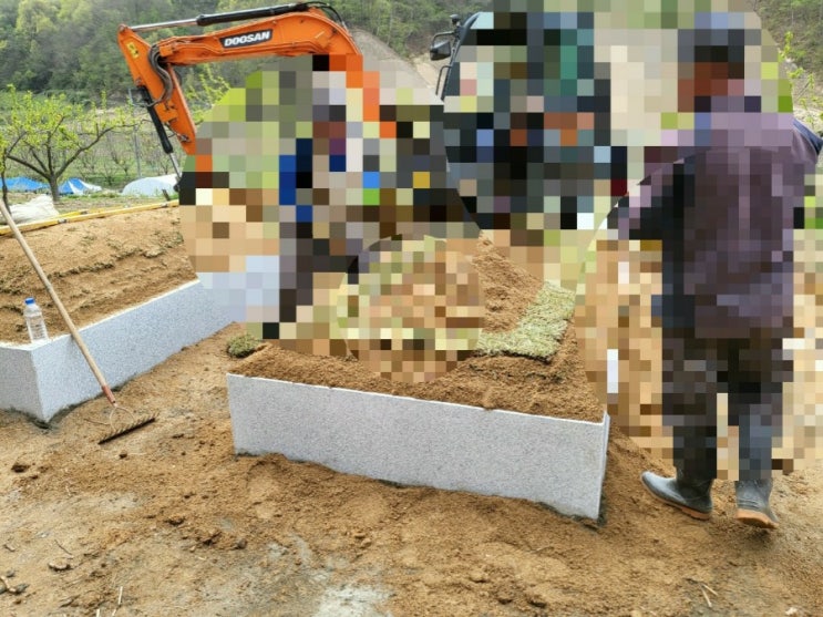  2022년 경북 김천시 감천면 금송리 사각둘래석  2구공사 #둘레석 #경북장의사 #장의사 #구미장의사 #김천장의사 #선산장의사