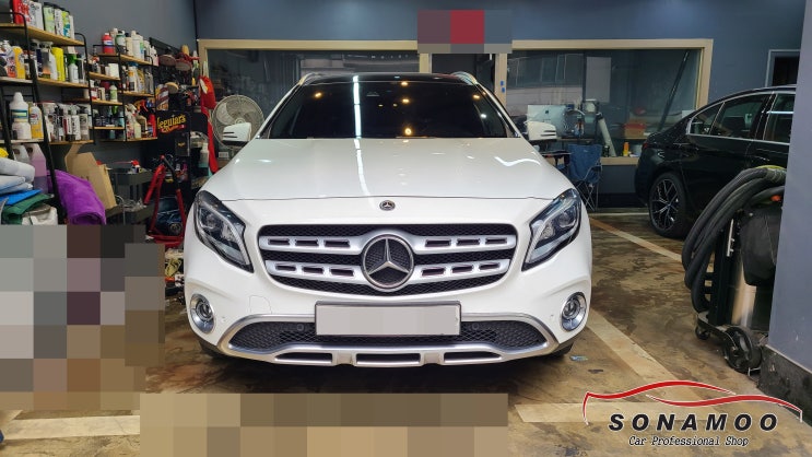  벤츠 gla 12.3인치 모니터 m2c-200a 장착