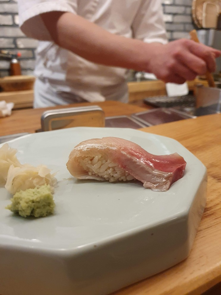 예약해야만 먹을 수 있는 산본 오마카세 "스시교손" 방문기