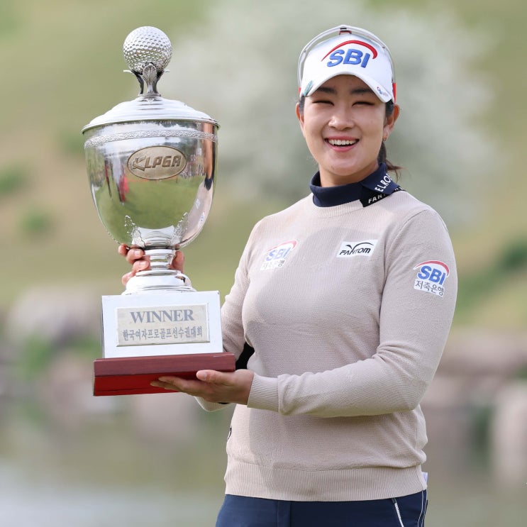  크리스 F&C 제44회 KLPGA 챔피언십... 강풍에 무너진 김효주 대신해 김아림 역전 우승
