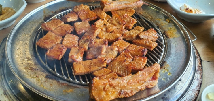  흥부골 | 장안동 돼지갈비맛집 스테이크갈비