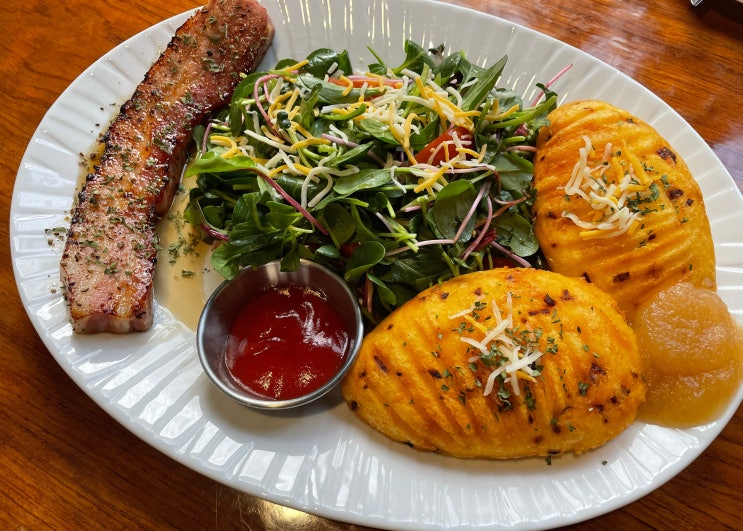 [흑석 맛집] 라이베쿠헨 | 독일식 감자전 라이베쿠헨 & 갈비살 큐브 스테이크 & 에그인헬(샥슈카) / 노량진/동작/용산/노들역 독일음식점 / 레드와인, 화이트와인, 샹그리아 추천
