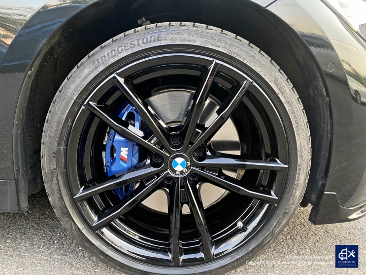 BMW G20 330e 휠수리 후 블랙유광 휠도색