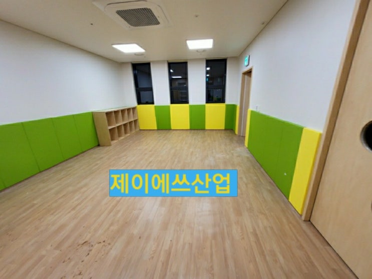  골대보호대, 기둥보호대 자재생산, 시공전문업체 시공 사례입니다.