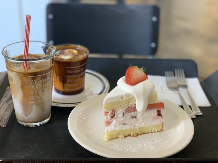 행궁동 콜링우드 :: 행궁동 카페, 커피 맛집, 딸기케이크