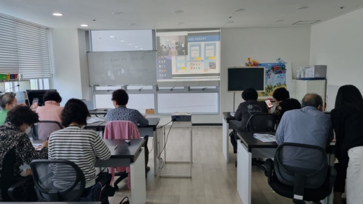 [아미고 문화센터] 스마트폰활용교육 2회 - 스마트폰 기본 설정 복습하고 카카오톡 설정, 해시태그 검색 등으로 재밌게 소통하기