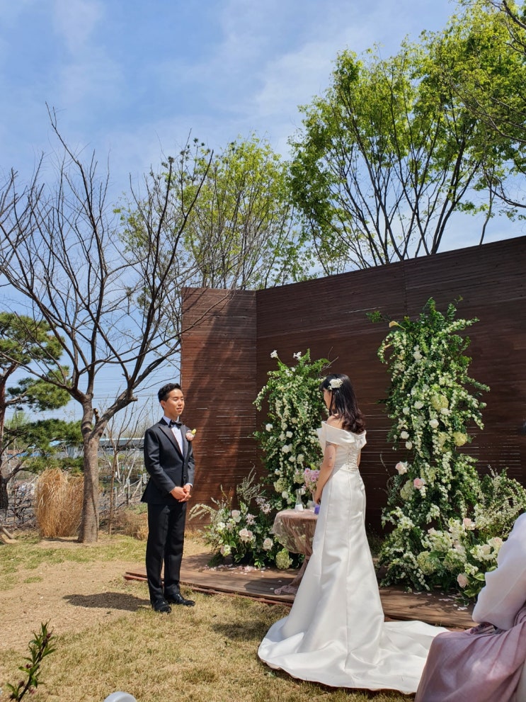(4월)  WEDDING & HONEYMOON  1탄