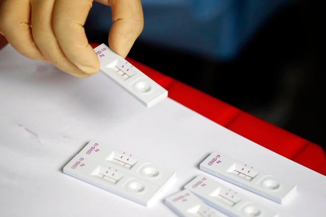 코로나 중증환자, 뇌 20년 늙거나 IQ 10 하락 맞먹는 후유증 겪을 수도 코로나 중증환자, 뇌 20년 늙거나 IQ 10 하락 맞먹는 후유증 겪을 수도