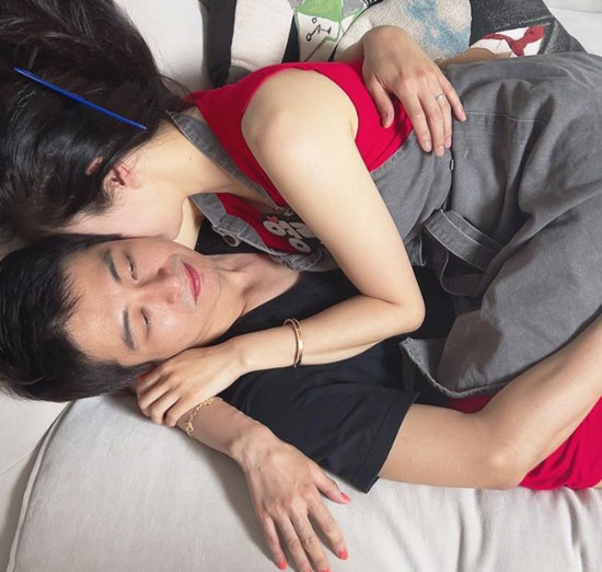 '한창' 장영란, 딸 앞에서 애정행각 너무 찐한거 아냐? '한창' 장영란, 딸 앞에서 애정행각 너무 찐한거 아냐?