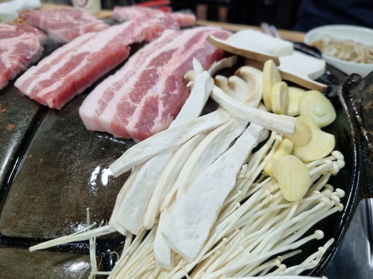  [구로디지털단지 맛집] 솥뚜껑이 이색적인 삼겹살!! 거북솥삼겹살!
