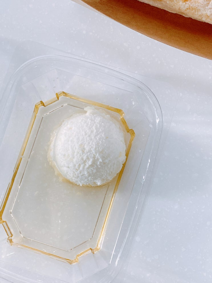  홍대 합정 중동디저트 카이막 "모센즈스위트 MOHSSEN'S SWEETS"